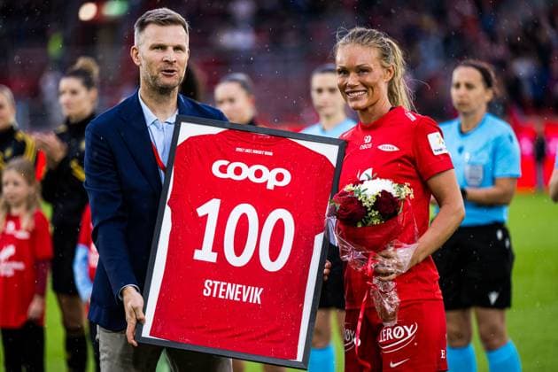 250911 Christian Kalvenes, CEO of Brann,and Ingrid Stenevik of Brann ahead of the UEFA Women™s Champions League play off football match between Brann and Manchester United on September 11, 2025 in Bergen Photo Marius Simensen BILDBYRAN Cop 238 bbeng brann brann women champions league dam football fotball manchester united mesterligaen play off playoff soccer tfk womens champions league  Copyright: MARIUSxSIMENSEN BB250911BB276