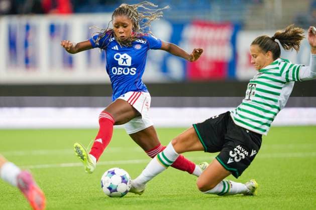 Champions League Women s Qualification Valerenga Ferencvaros Oslo 20250911 Valerenga s Mawa Sesay and Ferencvarosi TC s Eszter Kovacs during the Champions League qualifier between Valerenga Ferencvaros at Intility Arena Photo Cornelius Poppe NTB Oslo Norway EDITORIAL USE ONLY RESTRICTED USE FOR BETTING COMPANIES  Copyright: xCorneliusxPoppex xNTBx