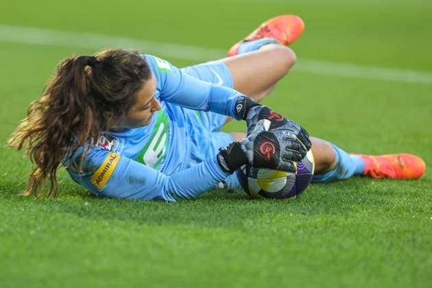 Amsterdam, Netherlands, September 11th 2025: Goalkeeper Vanessa Gritzner (21 SK Sturm Graz) makes a save during the UEFA Womens Europa Cup 2025 26 First Qualifying Round game between AFC Ajax and SK Sturm Graz at Sportcomplex De Toekomst in Amsterdam, the Netherlands. (Leiting Gao SPP) Copyright: xLeitingxGaox xSPPx spp-en-LeGaSp-LG202509113176