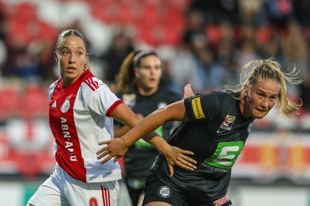 Amsterdam, Netherlands, September 11th 2025: Danique Tolhoek (9 AFC Ajax) battles for possession during the UEFA Womens Europa Cup 2025 26 First Qualifying Round game between AFC Ajax and SK Sturm Graz at Sportcomplex De Toekomst in Amsterdam, the Netherlands. (Leiting Gao SPP) Copyright: xLeitingxGaox xSPPx spp-en-LeGaSp-LG202509113276