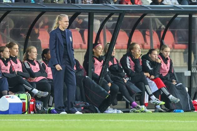 Amsterdam, Netherlands, September 11th 2025: Anouk Bruil (Head coach AFC Ajax) looks on during the UEFA Womens Europa Cup 2025 26 First Qualifying Round game between AFC Ajax and SK Sturm Graz at Sportcomplex De Toekomst in Amsterdam, the Netherlands. (Leiting Gao SPP) Copyright: xLeitingxGaox xSPPx spp-en-LeGaSp-LG202509113084