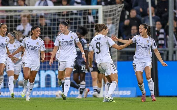 DEU, Frankfurt, Eintracht Frankfurt vs Real Madrid, Womens Champions League, UEFA, Season 2526, Stadion am Bretanobad, Qualification round 3, Signe Bruun Real Madrid 9 scores the goal for 2 0, Celebration with Sara Däbritz Real Madrid 8 DFB DFL REGULATIONS PROHIBIT ANY USE OF PHOTOGRAPHS AS IMAGE SEQUENCES AND OR QUASI VIDEO, 11 09 2025, Copyright: HMBxMedia HendrikxHamelau