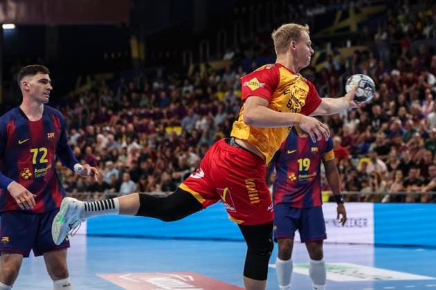 September 11, 2025, Barcelona, Barcelona, SPAIN: Lasse Vilhelmsen of GOG in action during the EHF Champions League 2025 26 group phase, handball match played between FC Barcelona, Barca and GOG at Palau Blaugrana on September 11, 2025 in Barcelona, Spain. Barcelona SPAIN - ZUMAa181 20250911_zaa_a181_024 Copyright: xJavierxBorregox