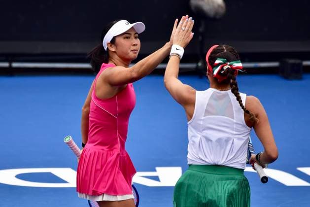 WTA GUADALAJARA 250 OPEN WTA GUADALAJARA 250 OPEN CONTRERAS MARINO VS OLMOS SUTJIADI 11092025 GUADALAJARA, JALISCO Action photo of Giuliana Olmos and Aldila Sutjiadi, during day 4 the WTA Guadalajara 250 Open, held at the Centro Panamericano de Tenis of Guadalajara, Jalisco, Mexico Action photo of Giuliana Olmos and Aldila Sutjiadi, during day 4 of the WTA Guadalajara 250 Open, held at the Centro Panamericano de Tenis of Guadalajara, Jalisco, Mexico PHOTO BY IMAGENSHOP AGENCIA FOTOGRAFICA GUADALAJARA JALISCO MEXICO Copyright: xIMAGENSHOPxAGENCIAxFOTOGRAFICAx