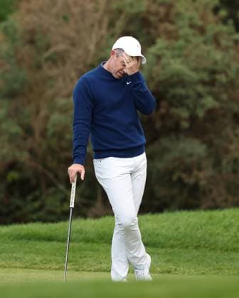 . - BMW PGA, Golf Herren Championship 2025, Day One, DP World Tour, Wentworth Golf Club, Virginia Water, Surrey, England.- 11th September 2025. (C) Daniel Weir Crystal Pix Rory Mcilroy Of Northern Ireland looks frustrated & dejected during the BMW PGA Championship 2025 Day One . - BMW PGA Championship 2025, Day One, DP World Tour, Wentworth Golf Club, Virginia Water, Surrey, England.- 11th September 2025. (C) Daniel Weir Crystal Pix Surrey Wentworth Golf Club United Kingdom Copyright: xDanielxWeirx CP_BMW_PGA_Championship_2025_Day_One_86