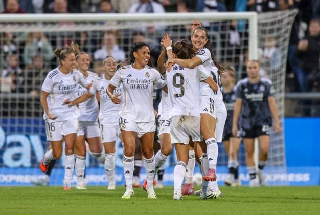 DEU, Frankfurt, Eintracht Frankfurt vs Real Madrid, Womens Champions League, UEFA, Season 2526, Stadion am Bretanobad, Qualifying round 3, in the picture goal and jubilation, Signe Bruun Real Madrid 9 scores the important goal for 2 0 against Eintracht Frankfurt, which gives the victory in the first leg, with Sara Däbritz Real Madrid 8 DFB DFL REGULATIONS PROHIBIT ANY USE OF PHOTOGRAPHS AS IMAGE SEQUENCES AND OR QUASI VIDEO, 11 09 2025, Copyright: HMBxMedia HendrikxHamelau