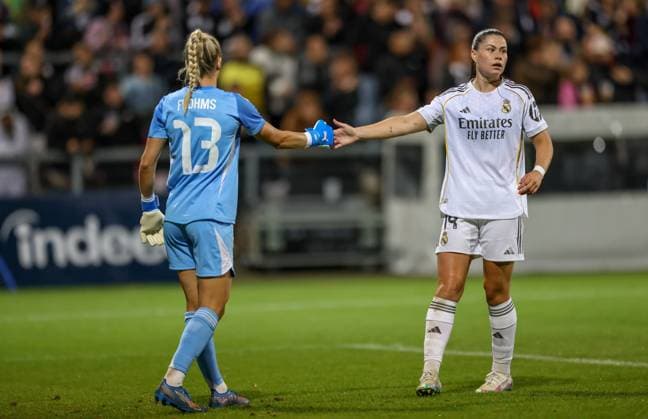 DEU, Frankfurt, Eintracht Frankfurt vs Real Madrid, Womens Champions League, UEFA, Season 2526, Stadion am Bretanobad, Qualifying Round 3, pictured from l n r Merle Frohms Real Madrid 13 , Maria MÃ ndez Real Madrid 14 DFB DFL REGULATIONS PROHIBIT ANY USE OF PHOTOGRAPHS AS IMAGE SEQUENCES AND OR QUASI VIDEO, 11 09 2025, Copyright: HMBxMedia HendrikxHamelau
