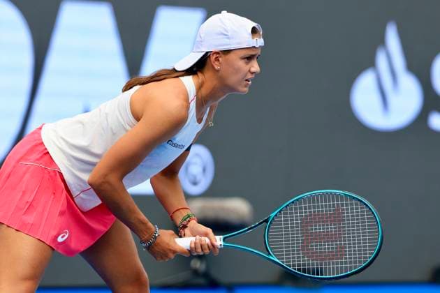 WTA GUADALAJARA 250 OPEN WTA GUADALAJARA 250 OPEN HUNTER VS ARANGO 11092025 GUADALAJARA, JALISCO Action photo of Emiliana Arango of Colombia, during day 4 the WTA Guadalajara 250 Open, held at the Centro Panamericano de Tenis of Guadalajara, Jalisco, Mexico Action photo of Emiliana Arango of Colombia, during day 4 of the WTA Guadalajara 250 Open, held at the Centro Panamericano de Tenis of Guadalajara, Jalisco, Mexico PHOTO BY IMAGENSHOP AGENCIA FOTOGRAFICA GUADALAJARA JALISCO MEXICO Copyright: xIMAGENSHOPxAGENCIAxFOTOGRAFICAx