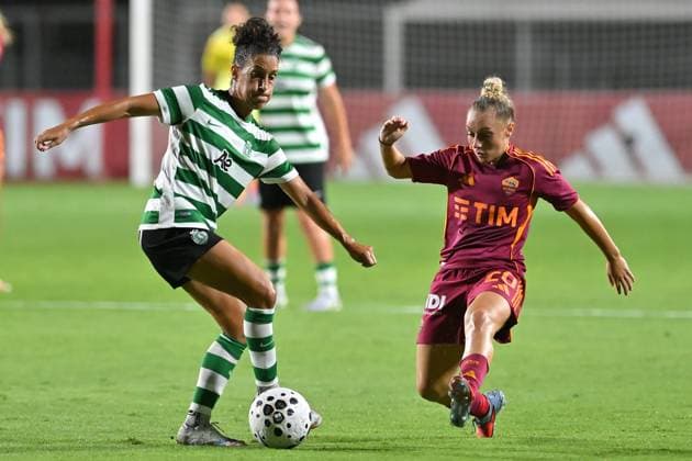 Soccer, Woman champions league 2025-2026 As Roma - Sporting Club de Portugal Claudia Neto of Sporting club de Portugal,Giada Greggi of AS Roma woman during the third qualifying round Woman champions league match between As Roma - Sporting Club de Portugal at Tre Fontane stadium in Rome, Italy, September 11st, 2025. Imago Images Emmefoto Copyright: xImagoxImages Emmefotox