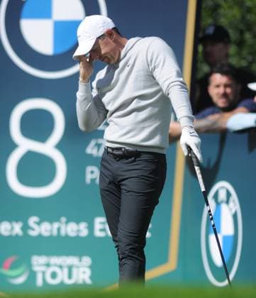 Golf - 2025 DP World Tour - BMW PGA, Golf Herren Championship - Round Two - Wentworth Club - Friday 12th September 2025 Rory McIlroy of Ireland shows his dejection after hitting consecutive shots into the trees on the 18th 