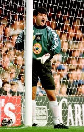 Football, Pavel Srnicek dies after cardiac arrest