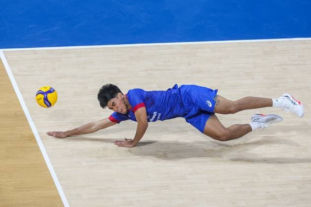 (250912) -- PASAY CITY, Sept. 12, 2025 -- Ave Joshua Retamar of the Philippines competes during the pool A match between Tunisia and the Philippines at the 2025 FIVB Volleyball Men s World Championship, WM, Weltmeisterschaft in Pasay City, the Philippines, Sept. 12, 2025. ) (SP)THE PHILIPPINES-PASAY CITY-VOLLEYBALL-FIVB MEN S WORLD CHAMPIONSHIP-PHL VS TUN RouellexUmali 