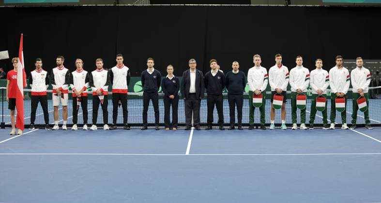 TENNIS - Davis Cup, HUN vs AUT DEBRECEN,HUNGARY,12.SEP.25 - TENNIS - ITF Davis Cup, qualification round 2, Hungary vs Austria. Image shows the team of Austria, the referees and the team of Hungary.  GEPAxpictures xWalterxLuger