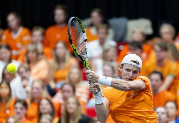 GRONINGEN - Jesper de Jong on the first day of the second qualifying round for the Davis Cup Finals between the Netherlands and Argentina at Martiniplaza. ANP SANDER KONING xVIxANPxSportx xxANPxIVx 535970504 originalFilename: 535970504.jpg