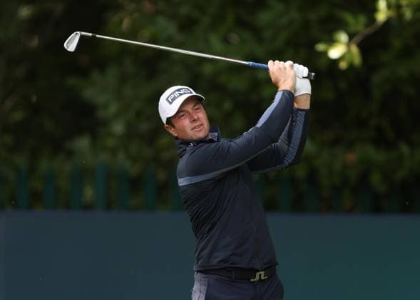 . - BMW PGA, Golf Herren Championship 2025, Day Two, DP World Tour, Wentworth Golf Club, Virginia Water, Surrey, England.- 12th September 2025. (C) Daniel Weir Crystal Pix Viktor Hovland Of Norway takes a tee shot on the 16th hole during the BMW PGA Championship 2025 Day Two. - BMW PGA Championship 2025, Day Two, DP World Tour, Wentworth Golf Club, Virginia Water, Surrey, England.- 12th September 2025. (C) Daniel Weir Crystal Pix Surrey Wentworth Golf Club United Kingdom Copyright: xDanielxWeirx CP_BMW_PGA_Championship_2025_Day_Two_56
