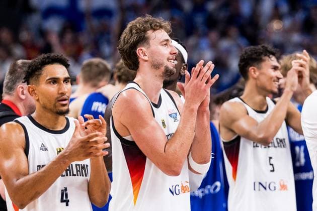FIBA EuroBasket 2025 Germany Finland 12 09 2025 Franz Wagner Germany, 9 applauds towards fans FIBA EuroBasket 2025 Germany Finland Riga, Arena Riga on 12 09 2025 Copyright: xBEAUTIFULxSPORTS Wunderlx
