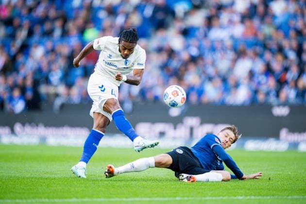 12 09 2025 Soccer, 2025 2026, 2 Bundesliga, 5 Matchday, DSC Arminia Bielefeld 1 FC Magdeburg L R Ado Onaiwu Magdeburg , Marvin Mehlem Bielefeld DFL REGULATIONS PROHIBIT ANY USE OF PHOTOGRAPHS AS IMAGE SEQUENCES AND OR QUASI VIDEO
