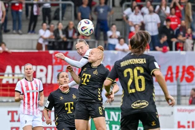 Sophie Nachtigall SC Freiburg Frauen, 27 , Laura Vogt 1 FC Koeln Frauen, 08 im Kopfballduell GER, SC Freiburg 1 FC Koeln, Frauen Fussball, Google Pixel Frauen Bundesliga, 2 Spieltag, Saison 2025 2026, 12 09 2025 DFB REGULATIONS PROHIBIT ANY USE OF PHOTOGRAPHS AS IMAGE SEQUENCES AND OR QUASI VIDEO GER, SC Freiburg 1 FC Koeln, Frauen Fussball, Google Pixel Frauen Bundesliga, 2 Spieltag, Saison 2025 2026, 12 09 2025 Freiburg Copyright: xEibner-Pressefoto ThomasxHessx EP_THS