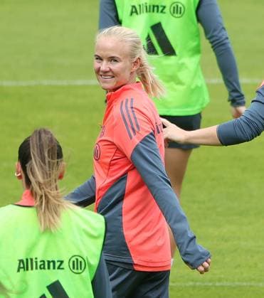 12 09 2025, FC Bayern training ground, Saebenerstrasse Munich, soccer, sports, in the picture Perline Harder FC Bayern