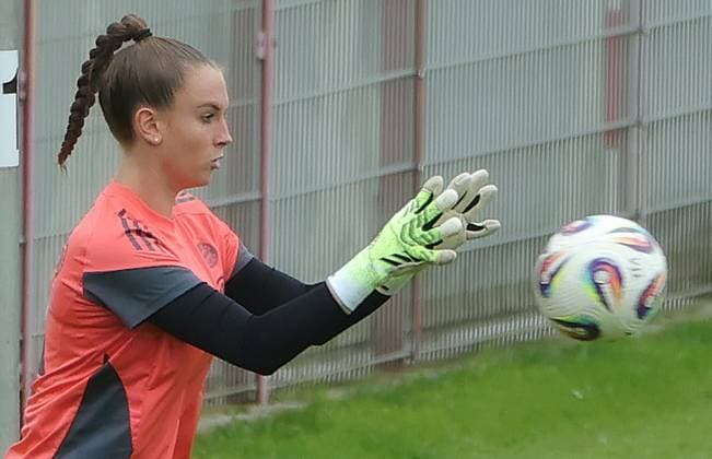 12 09 2025, FC Bayern training ground, Saebenerstrasse Munich, soccer, sports, in the picture Ena Mahmutovic FC Bayern