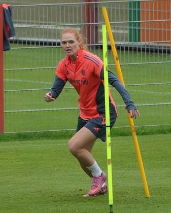 12 09 2025, FC Bayern training ground, Saebenerstrasse Munich, soccer, sports, in the picture Stine Ballisager FC Bayern
