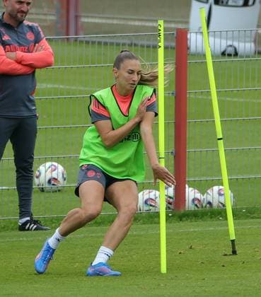 12 09 2025, FC Bayern training ground, Saebenerstrasse Munich, soccer, sports, in the picture Katharina Naschenweng FC Bayern