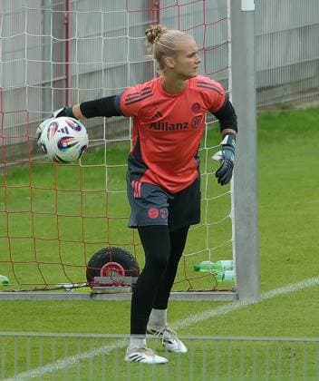 12 09 2025, FC Bayern training ground, Saebenerstrasse Munich, soccer, sports, in the picture Anna Klink FC Bayern