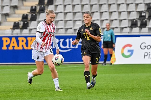 Sophie Nachtigall SC Freiburg Women, 27 on the ball and in a duel with Laura Feiersinger 1 FC Koeln Women, 27 GER, SC Freiburg 1 FC Koeln, Women Football, Google Pixel Women Bundesliga, 2 Matchday, Season 2025 2026, 12 09 2025 DFB REGULATIONS PROHIBIT ANY USE OF PHOTOGRAPHS AS IMAGE SEQUENCES AND OR QUASI VIDEO GER, SC Freiburg 1 FC Koeln, Women Football, Google Pixel Women Bundesliga, 2 Matchday, Season 2025 2026, 12 09 2025 Freiburg Copyright: xEibner-Pressefoto ThomasxHessx EP_THS
