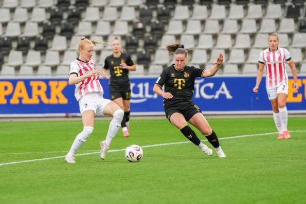 Google Pixel Womens Bundesliga SC Freiburg vs 1 FC Köln, 10 09 2025 duel between and Meret Felde SC Freiburg, 4 Adriana Achci ska 1 FC Köln, 9 Google Pixel Womens Bundesliga SC Freiburg vs 1 FC Köln, Dreisamstadion, 10 09 2025 DFB DFL REGULATIONS PROHIBIT ANY USE OF PHOTOGRAPHS AS IMAGE SEQUENCES AND OR QUASI VIDEO Copyright: xBEAUTIFULxSPORTS Boscox