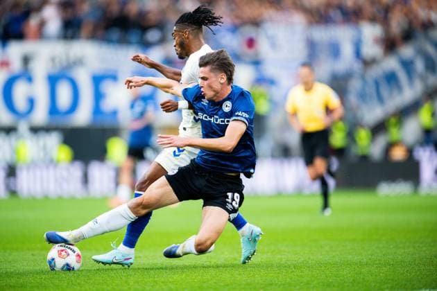 12 09 2025 Soccer, 2025 2026, 2 Bundesliga, 5 Matchday, DSC Arminia Bielefeld 1 FC Magdeburg L R Ado Onaiwu Magdeburg , Maximilian Großer Bielefeld DFL REGULATIONS PROHIBIT ANY USE OF PHOTOGRAPHS AS IMAGE SEQUENCES AND OR QUASI VIDEO