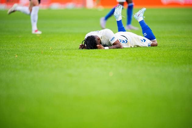 12 09 2025 Soccer, 2025 2026, 2 Bundesliga, 5 Matchday, DSC Arminia Bielefeld 1 FC Magdeburg Ado Onaiwu Magdeburg on the ground DFL REGULATIONS PROHIBIT ANY USE OF PHOTOGRAPHS AS IMAGE SEQUENCES AND OR QUASI VIDEO