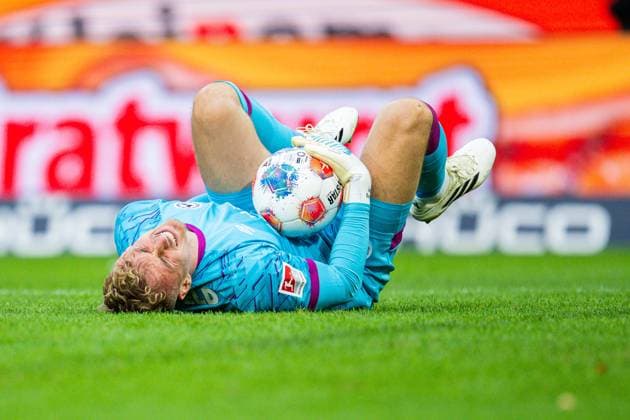 12 09 2025 Soccer, 2025 2026, 2 Bundesliga, Matchday 5, DSC Arminia Bielefeld 1 FC Magdeburg Jonas Kersken Bielefeld injured Injury, on the ground DFL REGULATIONS PROHIBIT ANY USE OF PHOTOGRAPHS AS IMAGE SEQUENCES AND OR QUASI VIDEO
