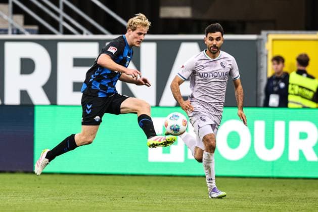 Mattes Hansen SC Paderborn,22 vs Gerrit Holtmann VfL Bochum,17 2 Soccer Bundesliga Season 2025 2026 SC Paderborn vs VfL Bochum at the Home Deluxe Arena in Paderborn Action,Soccer,Man,Men,Germany,12 09 2025