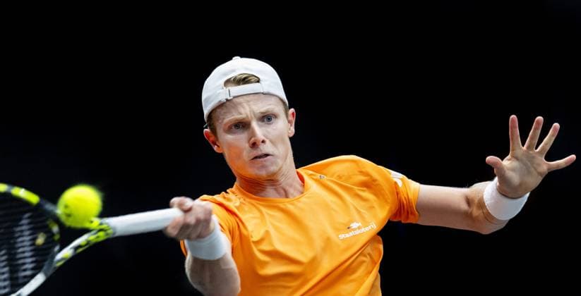 GRONINGEN - Jesper de Jong on the first day of the second qualifying round for the Davis Cup Finals between the Netherlands and Argentina at Martiniplaza. ANP SANDER KONING xVIxANPxSportx xxANPxIVx 535992382 originalFilename: 535992382.jpg