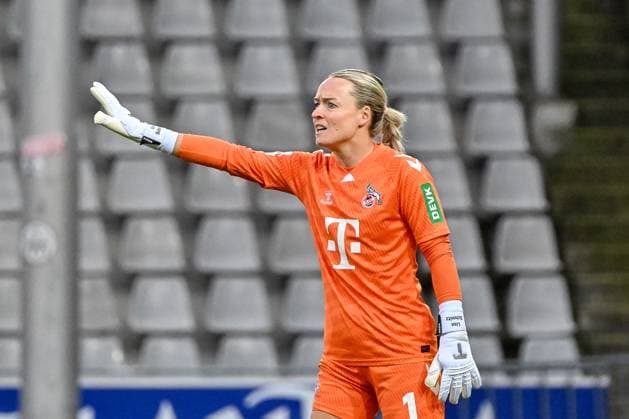 Lisa Schmitz 1 FC Koeln Frauen, 01 mit Emotion ung Gestik GER, SC Freiburg 1 FC Koeln, Frauen Fussball, Google Pixel Frauen Bundesliga, 2 Spieltag, Saison 2025 2026, 12 09 2025 DFB REGULATIONS PROHIBIT ANY USE OF PHOTOGRAPHS AS IMAGE SEQUENCES AND OR QUASI VIDEO GER, SC Freiburg 1 FC Koeln, Frauen Fussball, Google Pixel Frauen Bundesliga, 2 Spieltag, Saison 2025 2026, 12 09 2025 Freiburg Copyright: xEibner-Pressefoto ThomasxHessx EP_THS