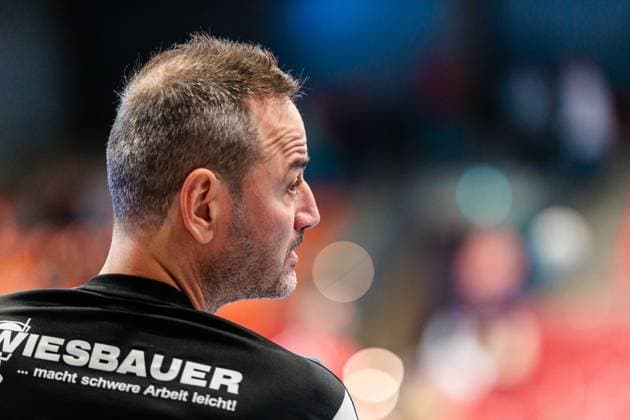 Ilka Romero SG BBM Bietigheim, Coach GER, TuS N Luebbecke vs SG BBM Bietigheim, Handball, 2 Bundesliga, Matchday 3, Season 2025 2026, 12 09 2025 GER, TuS N Luebbecke vs SG BBM Bietigheim, Handball, 2 Bundesliga, Matchday 3, Season 2025 2026, 12 09 2025 Luebbecke Copyright: xEibner-Pressefoto JanxRollingerx EP_JSK