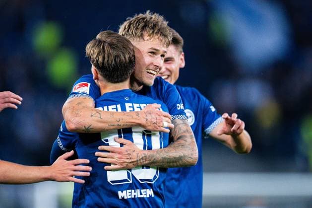 12 09 2025 Soccer, 2025 2026, 2 Bundesliga, Matchday 5, DSC Arminia Bielefeld 1 FC Magdeburg R Joel Grodowski Bielefeld celebrates after his goal to 2 0 with L Marvin Mehlem Bielefeld DFL REGULATIONS PROHIBIT ANY USE OF PHOTOGRAPHS AS IMAGE SEQUENCES AND OR QUASI VIDEO