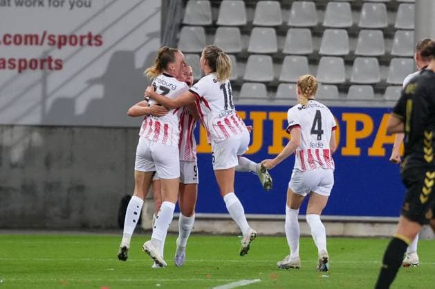 Svenja Foelmli Svenja Foelmli SC Freiburg, 09 goal celebration, emotions, jubilation, goal success, finish, goal , Germany, Soccer, GooglePixel Womens Bundesliga, 2 Matchday, 2025 2026, SC Freiburg vs 1 FC Köln, 12 09 2025, Dreisamstadion, Freiburg, Germany DFB REGULATIONS PROHIBIT ANY USE OF PHOTOGRAPHS AS IMAGE SEQUENCES AND OR QUASI VIDEO Freiburg Dreisamstadion Baden Wuerttemberg Germany Copyright: xArnexAmbergx