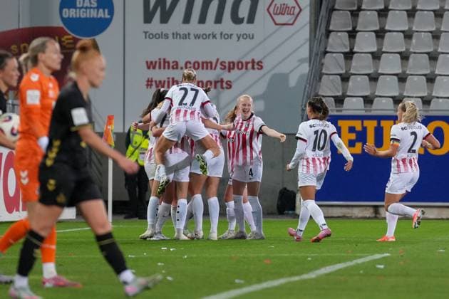 Sophie Nachtigall SC Freiburg, 27 Goal celebration, Emotions, Cheering, Goal success, Conclusion, Goal, Germany, Football, GooglePixel Women Bundesliga, 2 Matchday, 2025 2026, SC Freiburg vs 1 FC Köln, 12 09 2025, Dreisamstadion, Freiburg, Germany DFB REGULATIONS PROHIBIT ANY USE OF PHOTOGRAPHS AS IMAGE SEQUENCES AND OR QUASI VIDEO Freiburg Dreisamstadion Baden Wuerttemberg Germany Copyright: xArnexAmbergx