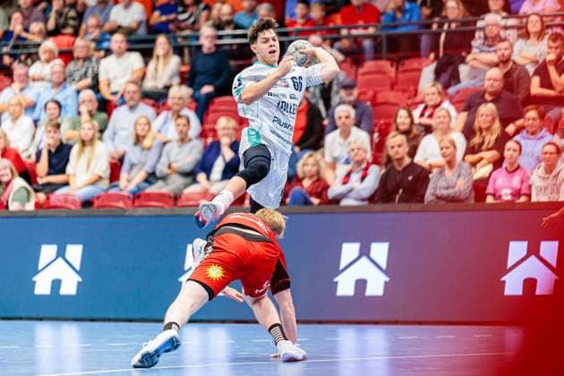 v l Niko Blaauw TuS N Luebbecke, 23 , Max Prantner SG BBM Bietigheim, 66 GER, TuS N Luebbecke vs SG BBM Bietigheim, Handball, 2 Bundesliga, Matchday 3, Season 2025 2026, 12 09 2025 GER, TuS N Luebbecke vs SG BBM Bietigheim, Handball, 2 Bundesliga, Matchday 3, Season 2025 2026, 12 09 2025 Luebbecke Copyright: xEibner-Pressefoto JanxRollingerx EP_JSK