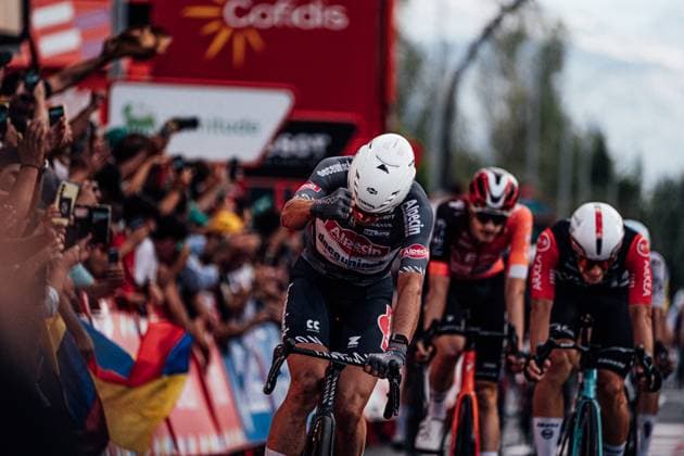 2025 Vuelta Ciclista a Espana Stage 19 Picture by Zac Williams SWpix.com - 12 09 2025 - Cycling - 2025 Vuelta Ciclista a Espana Stage 19, Rueda to Guijuelo, Spain - Jasper Philipsen, Alpecin Deceuninick, wins Stage 19. Copyright: x xSWpix.comx(t axPhotographyxHubxLtd)xZacxWilliams SWpix.comx SWP-2645