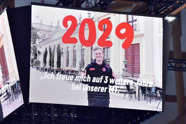 extends his contract with MT until 2029 Timo Kastening MT Melsungen 73 , GER, MT Melsungen HC Erlangen, Handball, 1 Bundesliga, 4 Matchday, Season 2025 2026, 12 09 2025, GER, MT Melsungen HC Erlangen, Handball, 1 Bundesliga, 4 Matchday, Season 2025 2026, 12 09 2025 Kassel Copyright: xEibner-Pressefotox xRolandxSippex EP_RSL