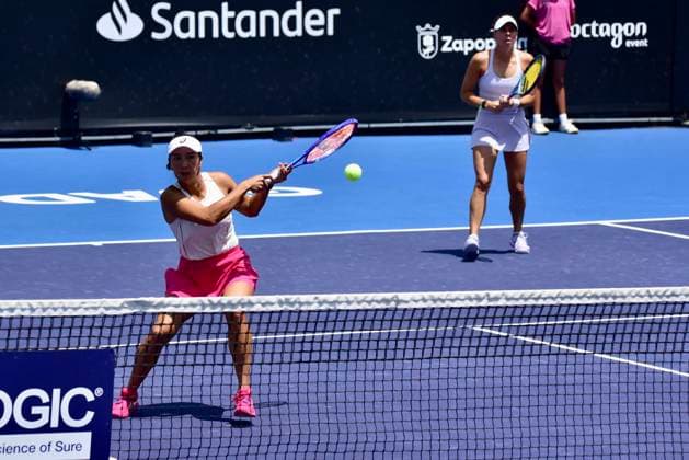 WTA GUADALAJARA 250 OPEN WTA GUADALAJARA 250 OPEN ANEY GLEASON VS OLMOS SUTJIADI 12092025 GUADALAJARA, JALISCO Action photo of Giuliana Olmos and Aldila Sutjiadi, during day 5 the WTA Guadalajara 250 Open, held at the Centro Panamericano de Tenis of Guadalajara, Jalisco, Mexico Action photo of Giuliana Olmos and Aldila Sutjiadi, during day 5 the WTA Guadalajara 250 Open, held at the Centro Panamericano de Tenis of Guadalajara, Jalisco, Mexico PHOTO BY IMAGENSHOP AGENCIA FOTOGRAFICA GUADALAJARA JALISCO MEXICO Copyright: xIMAGENSHOPxAGENCIAxFOTOGRAFICAx