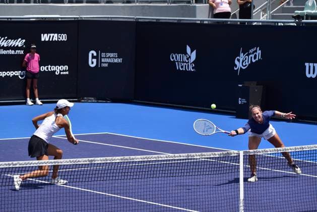 WTA GUADALAJARA 250 OPEN WTA GUADALAJARA 250 OPEN ANEY GLEASON VS OLMOS SUTJIADI 12092025 GUADALAJARA, JALISCO Action photo of Jessie Aney and Quinn Gleason, during day 5 the WTA Guadalajara 250 Open, held at the Centro Panamericano de Tenis of Guadalajara, Jalisco, Mexico Action photo of Jessie Aney and Quinn Gleason, during day 5 of the WTA Guadalajara 250 Open, held at the Centro Panamericano de Tenis of Guadalajara, Jalisco, Mexico PHOTO BY IMAGENSHOP AGENCIA FOTOGRAFICA GUADALAJARA JALISCO MEXICO Copyright: xIMAGENSHOPxAGENCIAxFOTOGRAFICAx