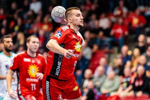 Tim Roman Wieling TuS N Luebbecke, 96 in goal throw GER, TuS N Luebbecke vs SG BBM Bietigheim, Handball, 2 Bundesliga, Matchday 3, Season 2025 2026, 12 09 2025 GER, TuS N Luebbecke vs SG BBM Bietigheim, Handball, 2 Bundesliga, Matchday 3, Season 2025 2026, 12 09 2025 Luebbecke Copyright: xEibner-Pressefoto JanxRollingerx EP_JSK