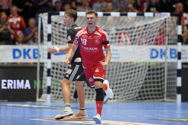 Florian Drosten MT Melsungen 18 , Florian Scheerer HC Erlangen 10 L , GER, MT Melsungen HC Erlangen, Handball, 1 Bundesliga, Matchday 4, Season 2025 2026, 12 09 2025, GER, MT Melsungen HC Erlangen, Handball, 1 Bundesliga, Matchday 4, Season 2025 2026, 12 09 2025 Kassel Copyright: xEibner-Pressefotox xRolandxSippex EP_RSL