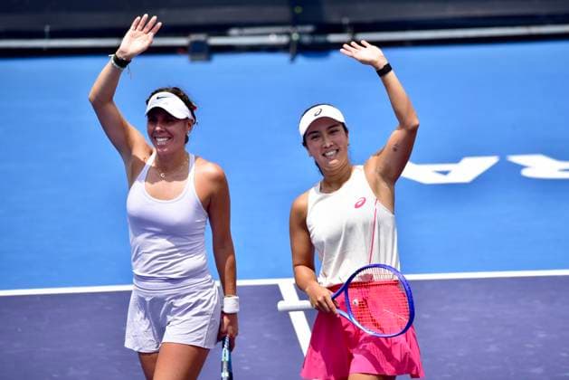 WTA, Tennis Damen GUADALAJARA 250 OPEN WTA GUADALAJARA 250 OPEN ANEY GLEASON VS OLMOS SUTJIADI 12092025 GUADALAJARA, JALISCO. Action photo of Giuliana Olmos and Aldila Sutjiadi, during day 5 the WTA Guadalajara 250 Open, held at the Centro Panamericano de Tenis of Guadalajara, Jalisco, Mexico. Foto de accion de Giuliana Olmos y Aldila Sutjiadi durante el dia 5 del WTA Guadalajara 250 Open, celebrado en el Centro Panamericano de Tenis de Guadalajara, Jalisco, Mexico PHOTO BY IMAGENSHOP AGENCIA FOTOGRAFICA GUADALAJARA JALISCO MEXICO Copyright: xIMAGENSHOPxAGENCIAxFOTOGRAFICAx