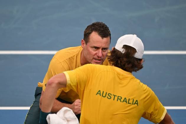 TENNIS DAVIS CUP AUSTRALIA BELGIUM, Captain Lleyton Hewitt speaks with Alex de Minaur of Australia during his match against Raphael Collignon of Belgium during the Davis Cup qualifying second round match at Ken Rosewall Arena in Sydney, Saturday, September 13, 2025. ( NO ARCHIVING, EDITORIAL USE ONLY SYDNEY NEW SOUTH WALES AUSTRALIA ALBION PARK  Copyright: xDEANxLEWINSx 20250913123973407134