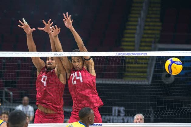 September 13, 2025, Pasay City, Manila, Philippines: USA vs Columbia in the Pool Phase during the FIVB Mens Volleyball World Championship, WM, Weltmeisterschaft 2025 in Manila, Philippines. USA beat Columbia in 3 sets. USAs Gabriel GARCIA and Merrick McHENRY send the ball over the net Pasay City Philippines - ZUMAr144 20250913_zap_r144_007 Copyright: xJaynexRussellx