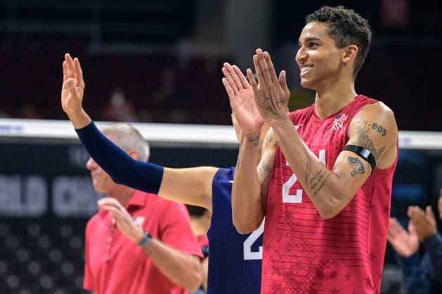 September 13, 2025, Pasay City, Manila, Philippines: USA vs Columbia in the Pool Phase during the FIVB Mens Volleyball World Championship, WM, Weltmeisterschaft 2025 in Manila, Philippines. USA beat Columbia in 3 sets. UDSAs Merrick McHENRY claps the supporters in the audience Pasay City Philippines - ZUMAr144 20250913_zap_r144_015 Copyright: xJaynexRussellx